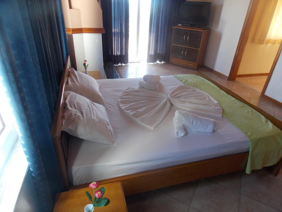 Hotel Dea Sarandë Exteriör bild