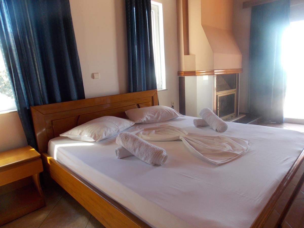 Hotel Dea Sarandë Exteriör bild