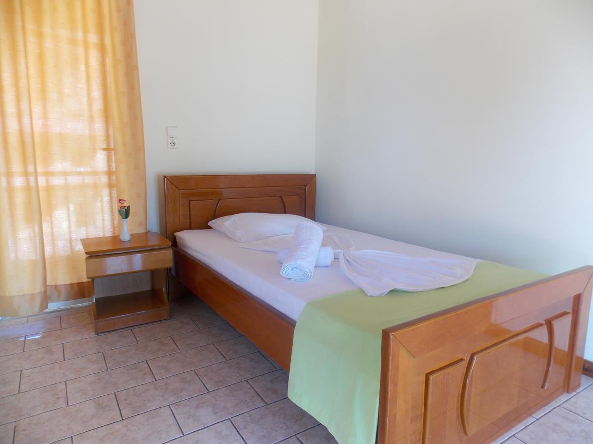 Hotel Dea Sarandë Exteriör bild
