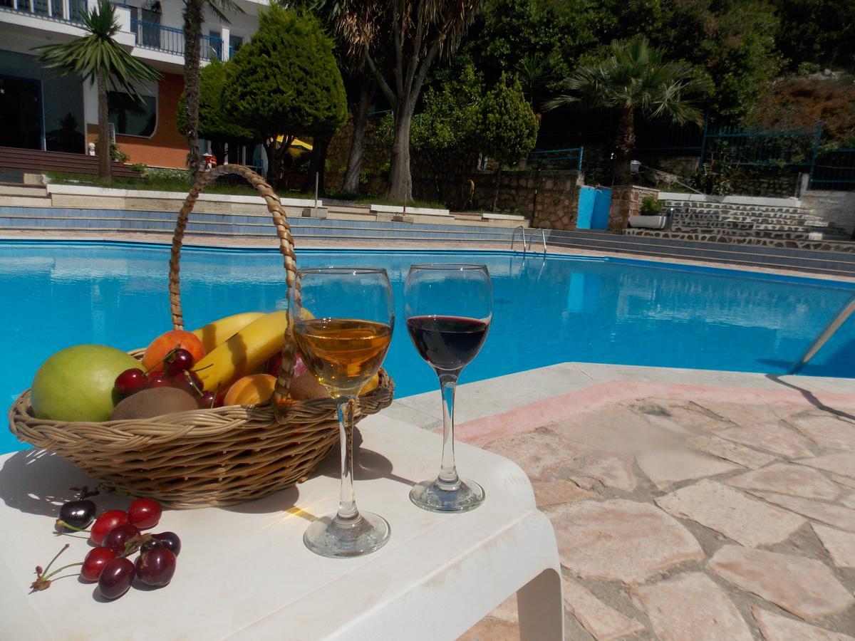 Hotel Dea Sarandë Exteriör bild