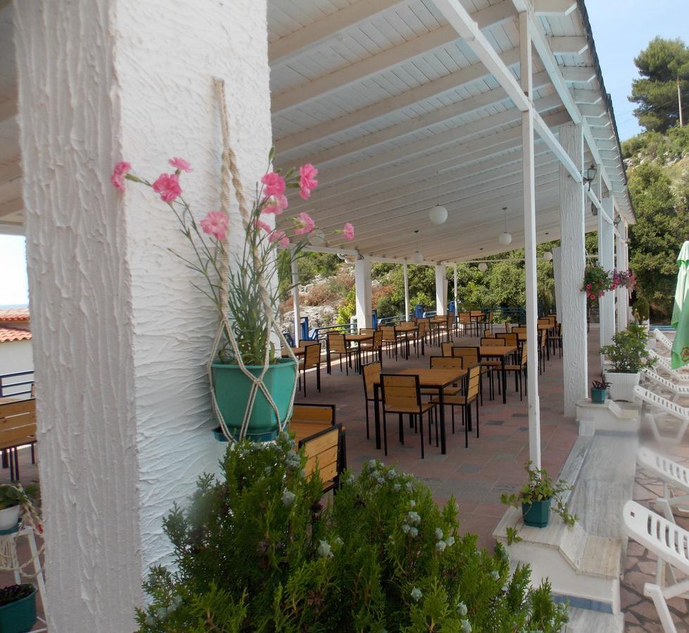 Hotel Dea Sarandë Exteriör bild