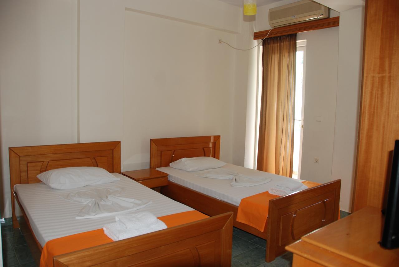 Hotel Dea Sarandë Exteriör bild