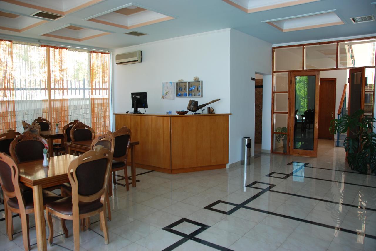 Hotel Dea Sarandë Exteriör bild